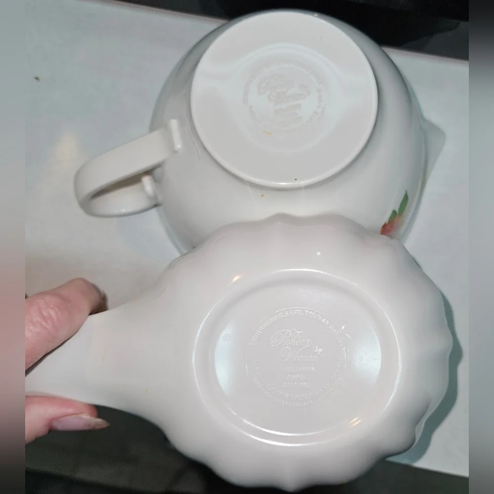 The Pioneer Woman Melamine Spoon Rest & 2 Cup Measuring Cup set Sale No Offers